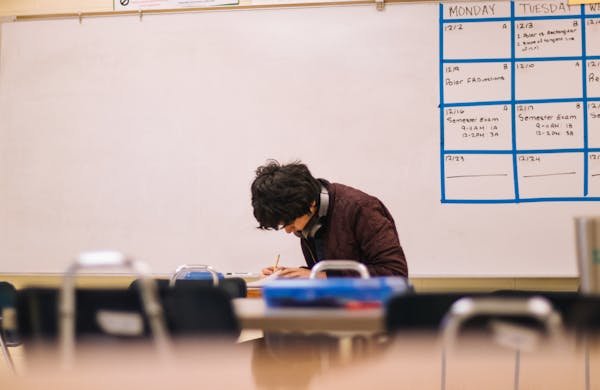 Réussir l'examen TCF à Paris : conseils et préparation