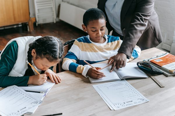 Réussite scolaire : découvrez des ressources adaptées et gratuites !