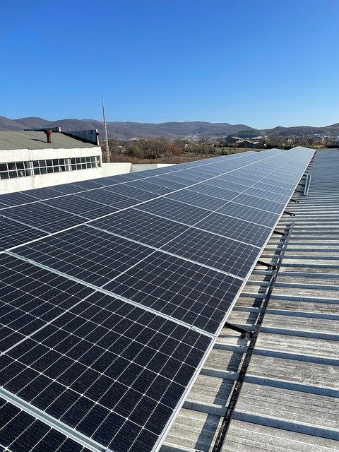 Panneau solaire photovoltaïque : les clés de votre indépendance énergétique