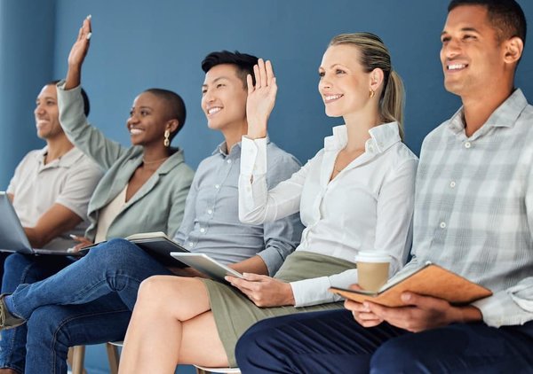 Quelles initiatives pour encourager la participation civique des séniors ?